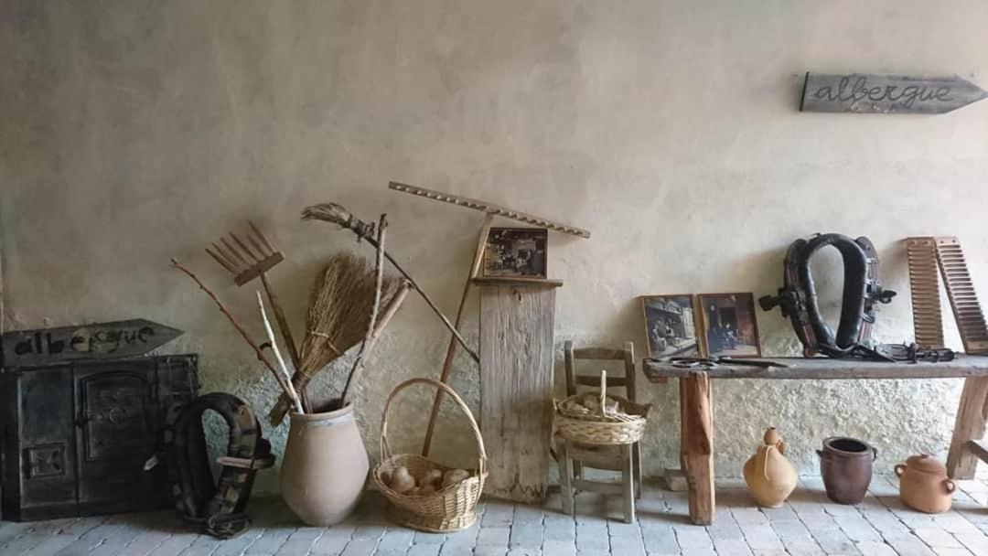 Albergue Villares De Orbigo - Solo Para Peregrinos Extérieur photo