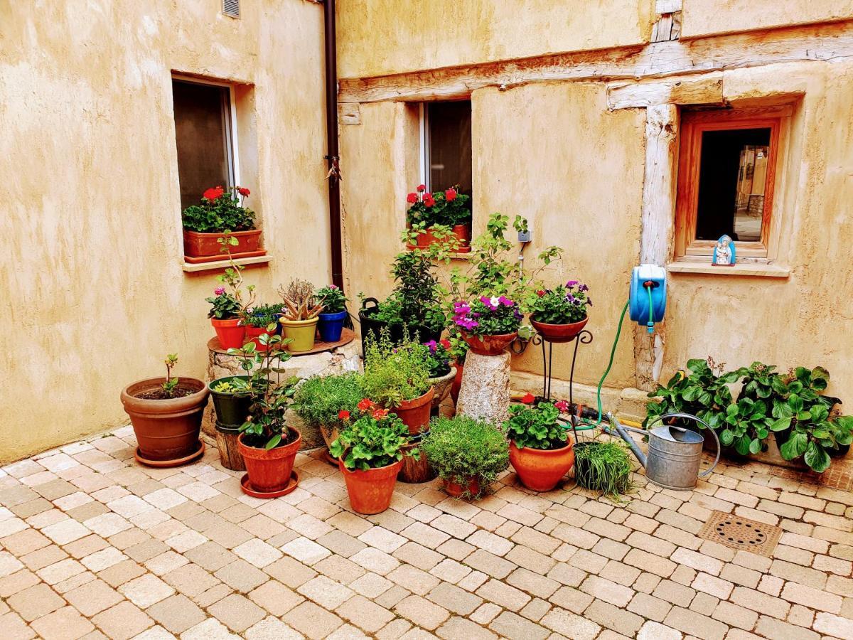 Albergue Villares De Orbigo - Solo Para Peregrinos Extérieur photo