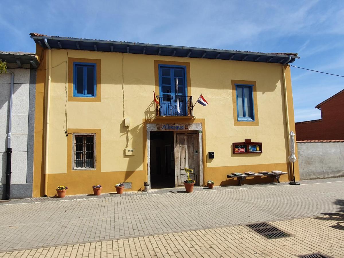 Albergue Villares De Orbigo - Solo Para Peregrinos Extérieur photo