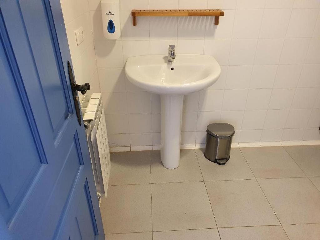Albergue Villares De Orbigo - Solo Para Peregrinos Extérieur photo
